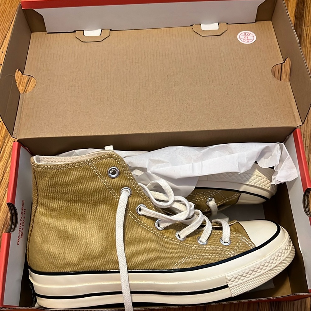 Converse high top like new-worn twice